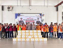 HUT Bhayangkara Ke 79, Polsek KKP Kembali Gelar Baksos Porter pelabuhan Domestik Dan ASDP Roro Punggur‎