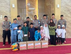 Polsek KKP Gelar Sholat Istisqa, Bansos dan Santunan Anak Yatim di Masjid Al-Fitrah Tiban