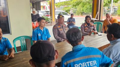 Jumat Berkah, Polsek KKP Tanjungpinang Bangun Sinergi Bersama Ojek dan Poter 
